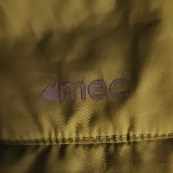 MEC Green Jacket with Reflective Accents - Picture 6 of 7